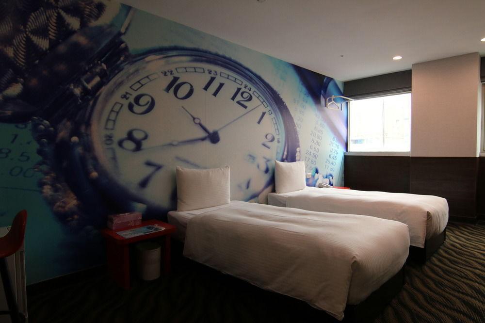 Hotel 6 - Wannien Tajpej Buitenkant foto